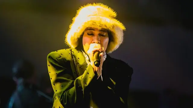 Melly Goeslaw dan Cita Rahayu angkat bicara. (credit:instagram.com/melly_goeslaw)