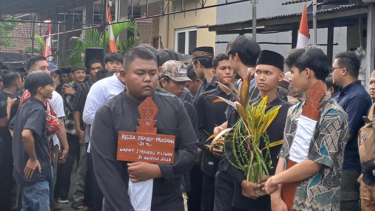 Ayah Mahasiswa Amikom Yogyakarta Meninggal Usai Demo: Tubuh Anak Saya Penuh Memar