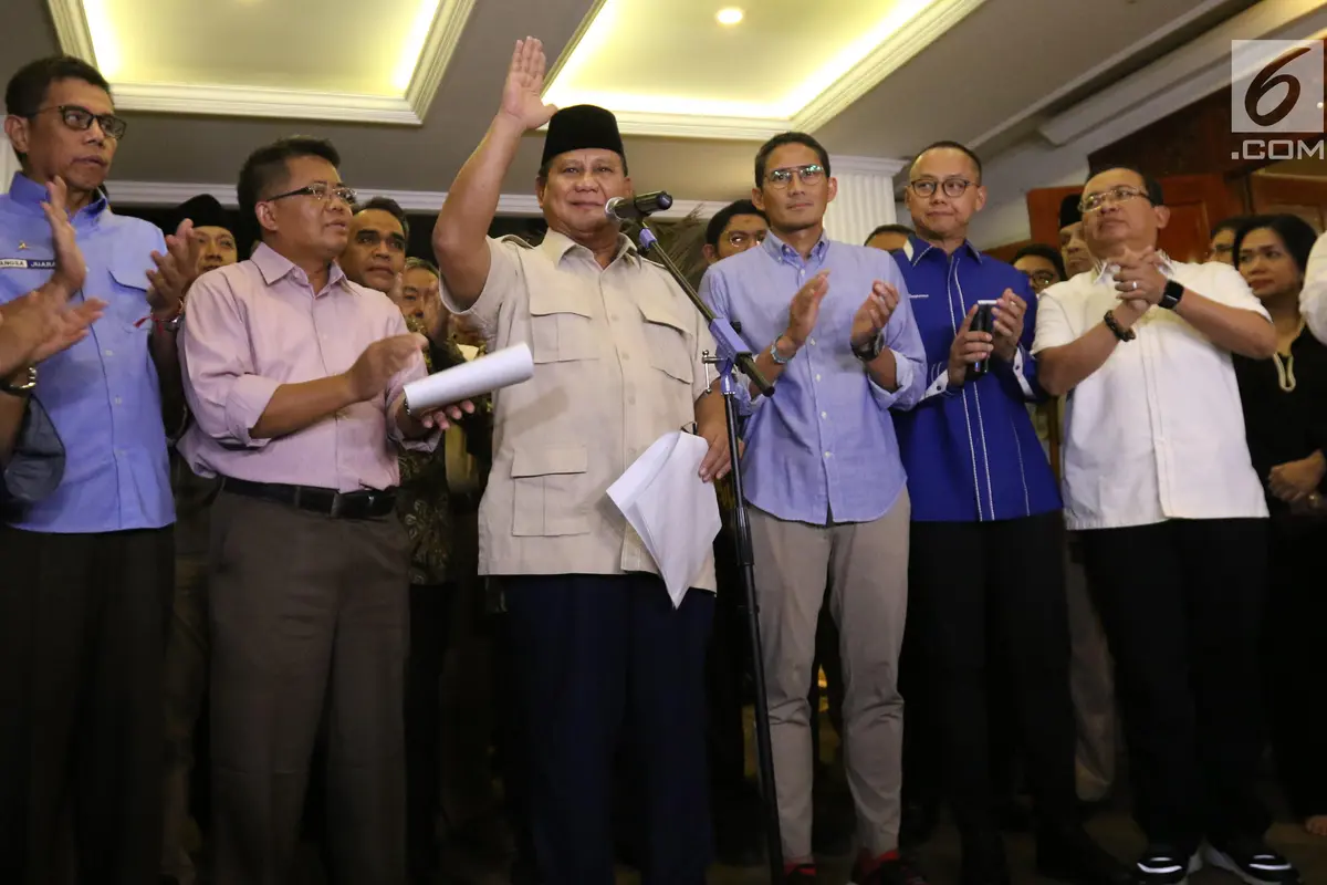 Senyum Prabowo-Sandi Terima Putusan MK