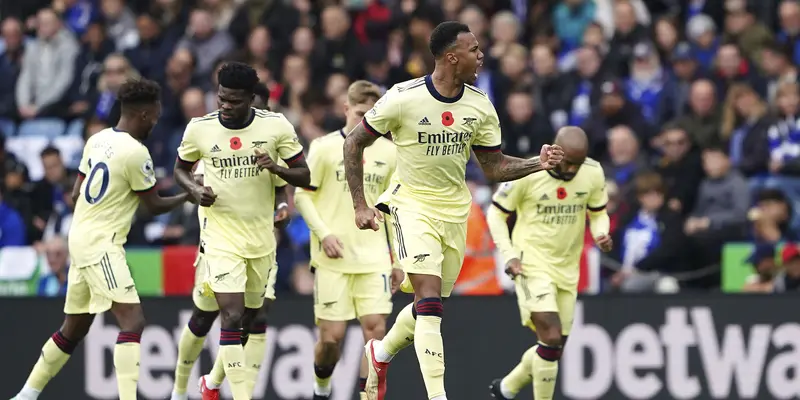 FOTO: Arsenal Lumat Leicester City di Stadion King Power