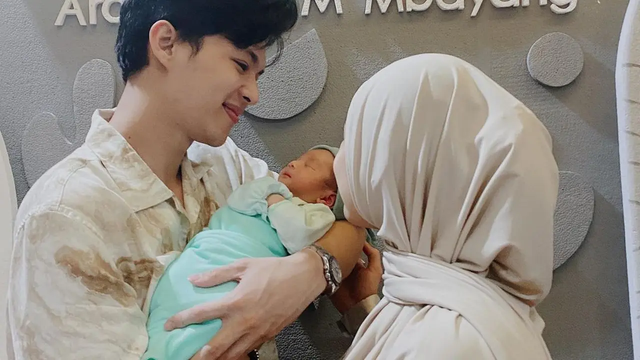 Rey Mbayang dan Dinda Hauw
