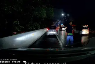 Pengemudi Taksi Online Ngamuk di Tol JORR (Tangkapan Layar Instagram peteratindra's)