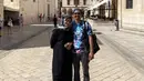 <p>Foto kebersamaan Duta dengan Adelia biasanya diunggah pada momen-memen tertentu. Seperti baru-baru ini, Duta membagikan momen mesra bersama Adelia saat sang istri genap berusia 39 tahun. (Instagram/pakduta)</p>