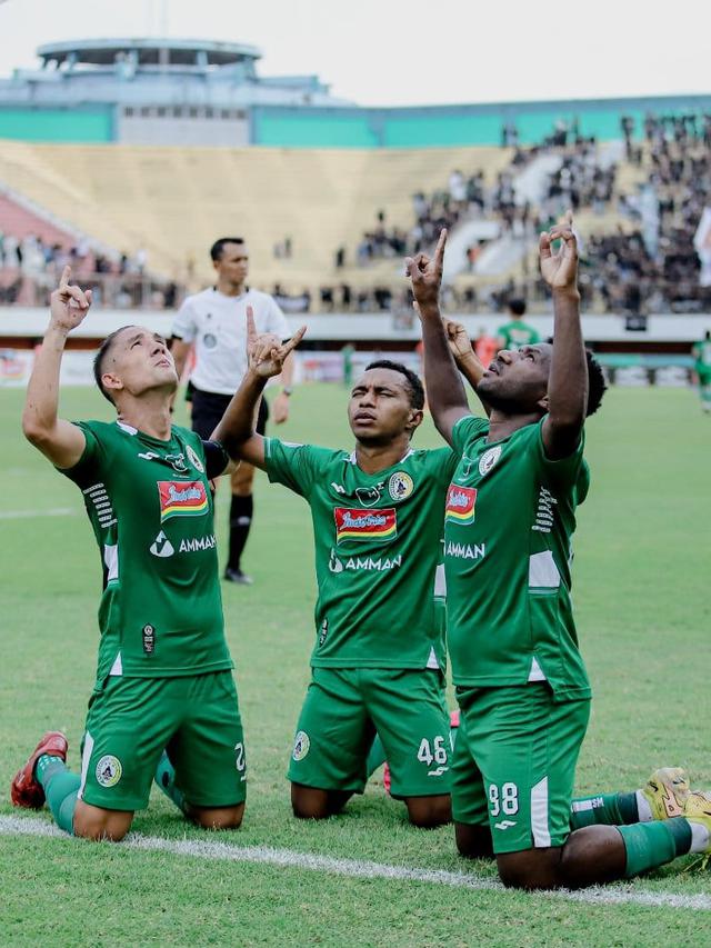 FOTO PSS Vs Borneo FC