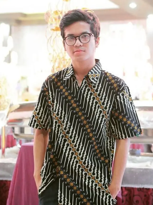 ilustrasi potret dayat simbaia pemeran pintu berkah sekaligus food vlogger yang terkenal/facebook: dayat simbaia