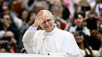 Paus Leo XIV Mulai Berjalan Pasca Operasi, Rencana Lawatan Amerika Latin Belum Pasti