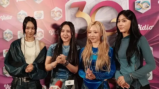 Kandis memeriahkan "Konser Raya 3 Dekade HUT Indosiar" hari pertama.