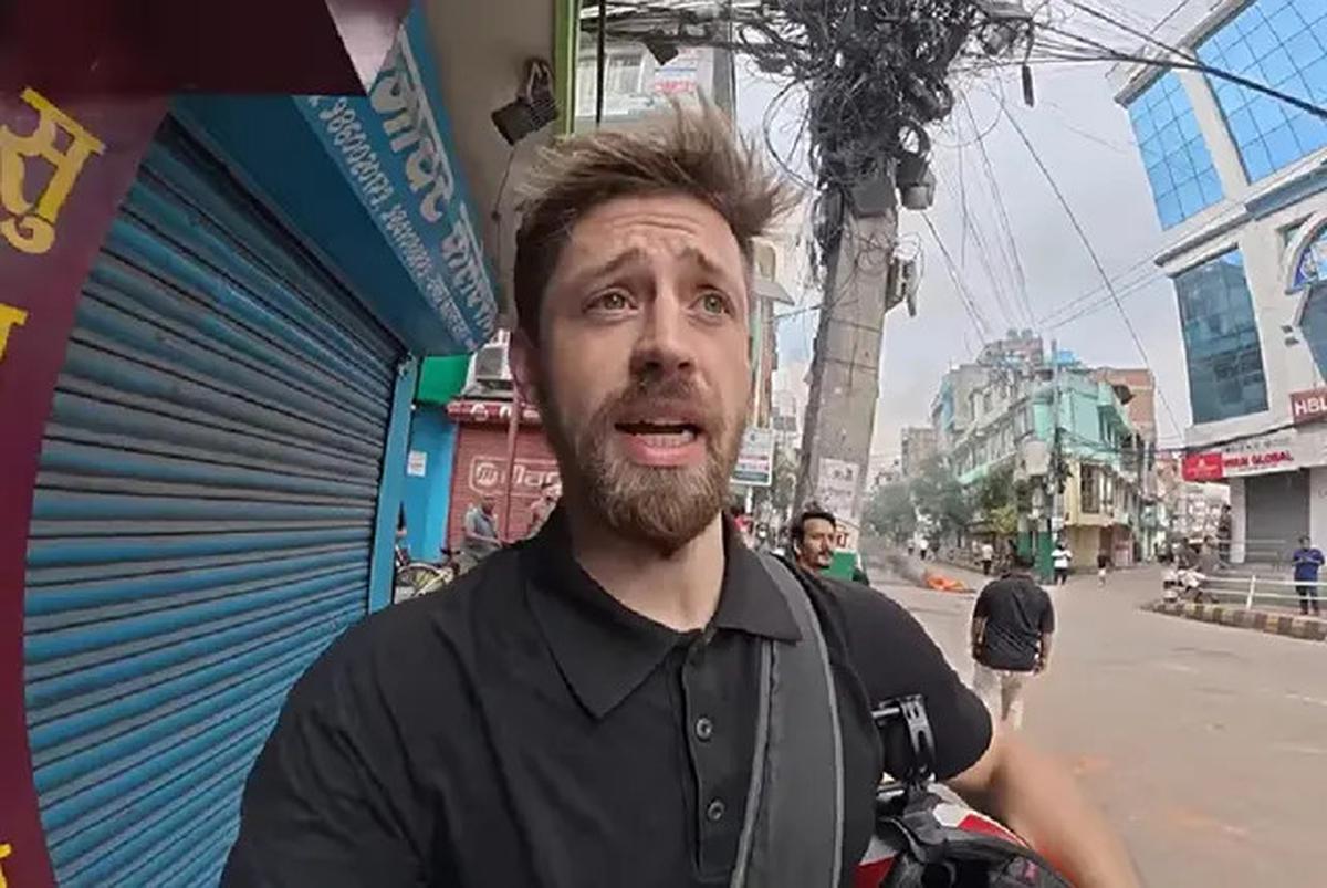 Kesaksian YouTuber Terjebak di Tengah Demonstrasi Ricuh Warga Nepal dalam Perjalanan Pulang ke Inggris