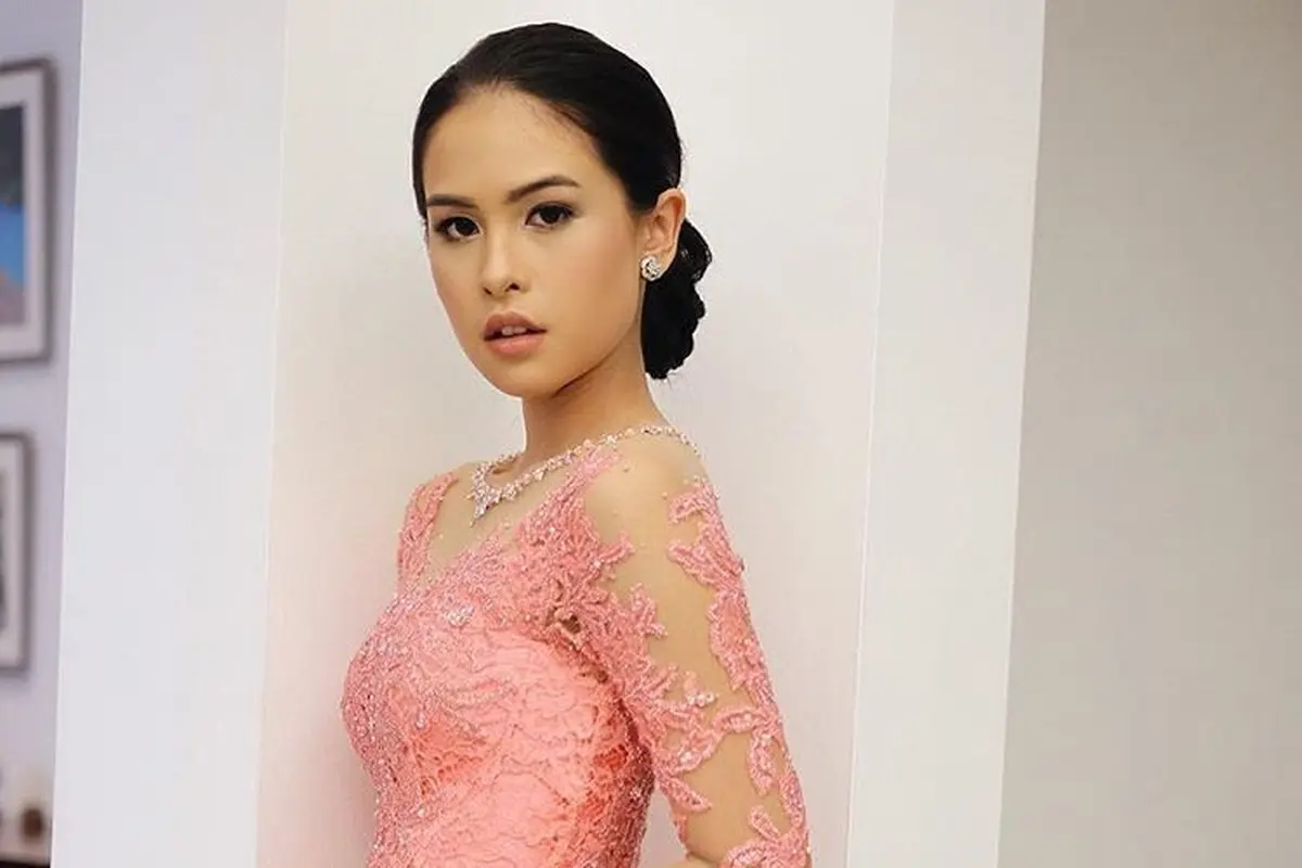 [Bintang] Cantik Indonesia, Maudy Ayunda dan 3 Seleb Kece Pakai Kebaya Pink