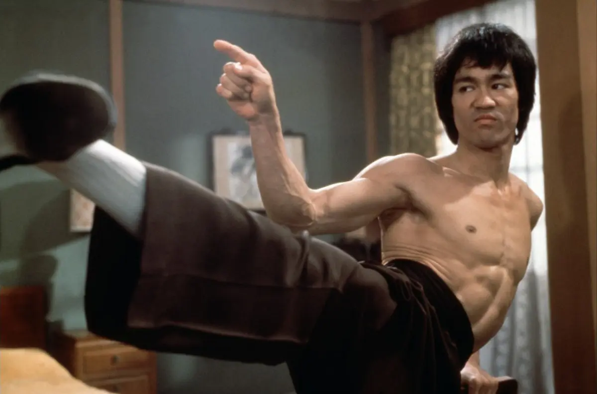 Bercerita tentang duel Bruce Lee dengan Wong Jack Man, jago kungfu di kawasan pecinan San Fransisco tahun 1965. 