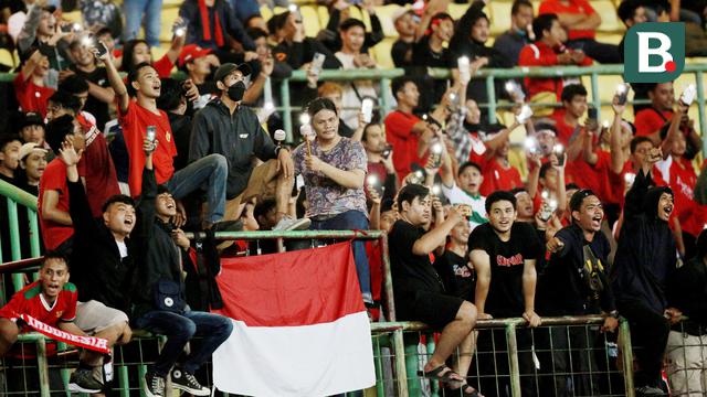 Foto: Tanpa Flare dan Petasan, Suporter Aman dan Nyaman Dukung Timnas Indonesia di Piala AFF U-19