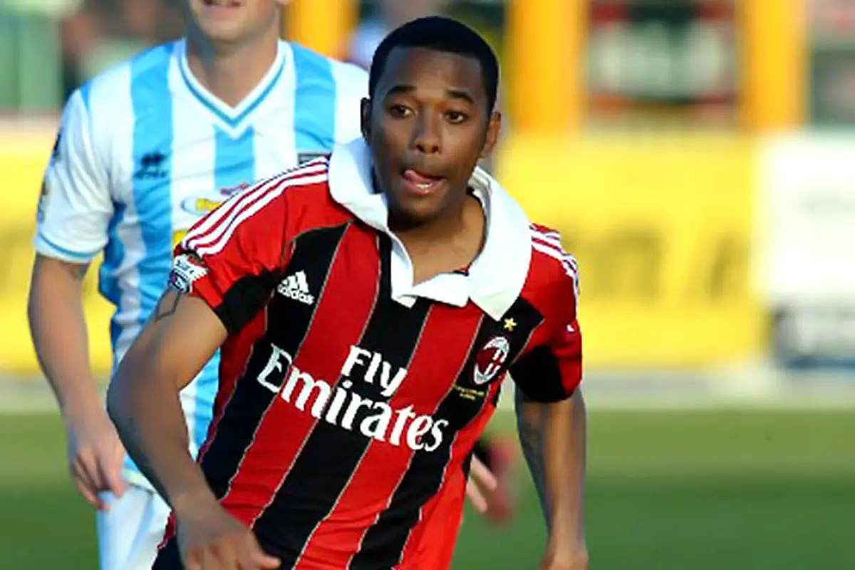robinho-130718b.jpg