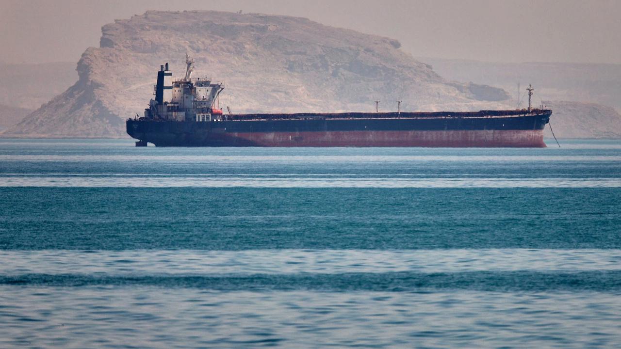 FOTO: Ketegangan di Selat Hormuz Meningkat di Tengah Saling Klaim Iran dan Amerika Serikat