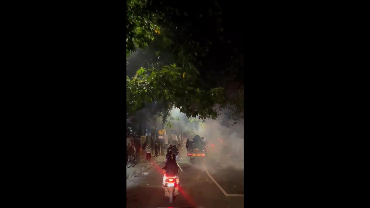 Kronologi Kampus Unisba Dikepung Gas Air Mata, Situasi Mencekam Saat Massa Anarkis dan Blokade Jalan