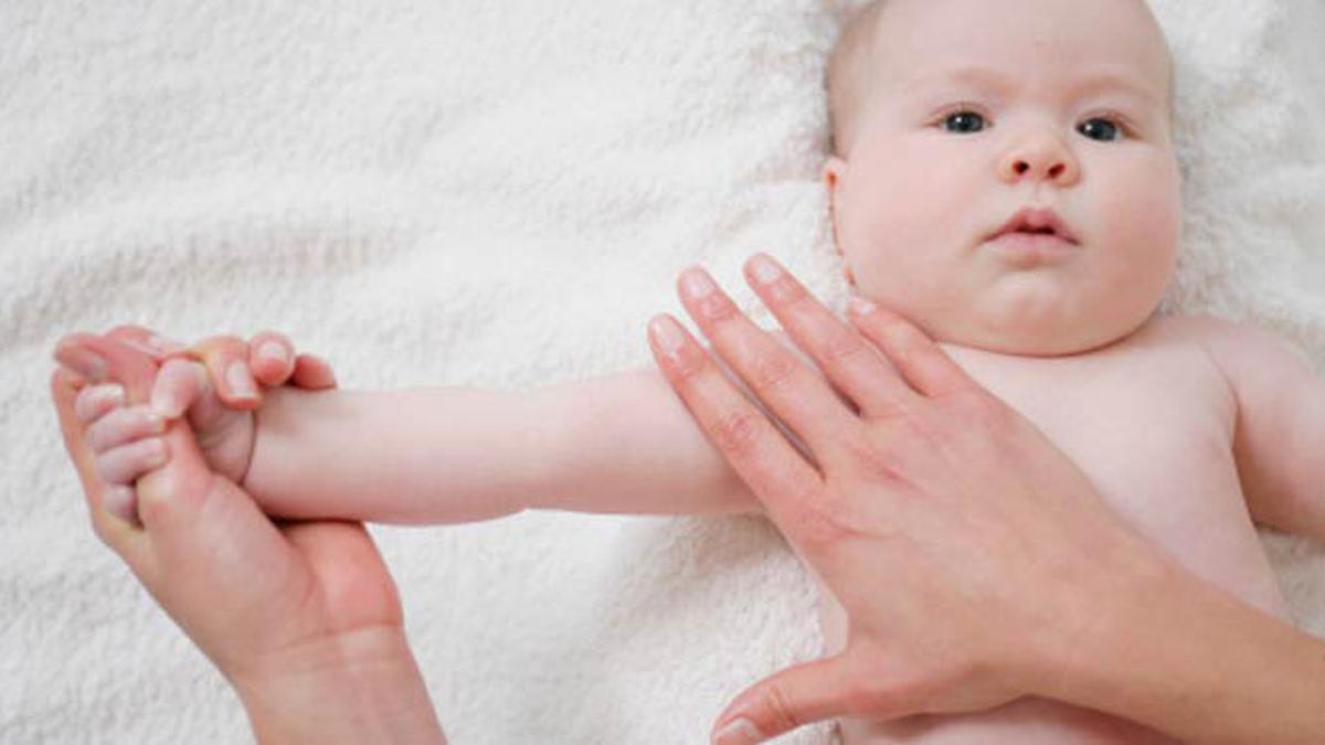 Remas Lengan Anak, Teknik Pijat Sehat Bayi - Health Liputan6.com