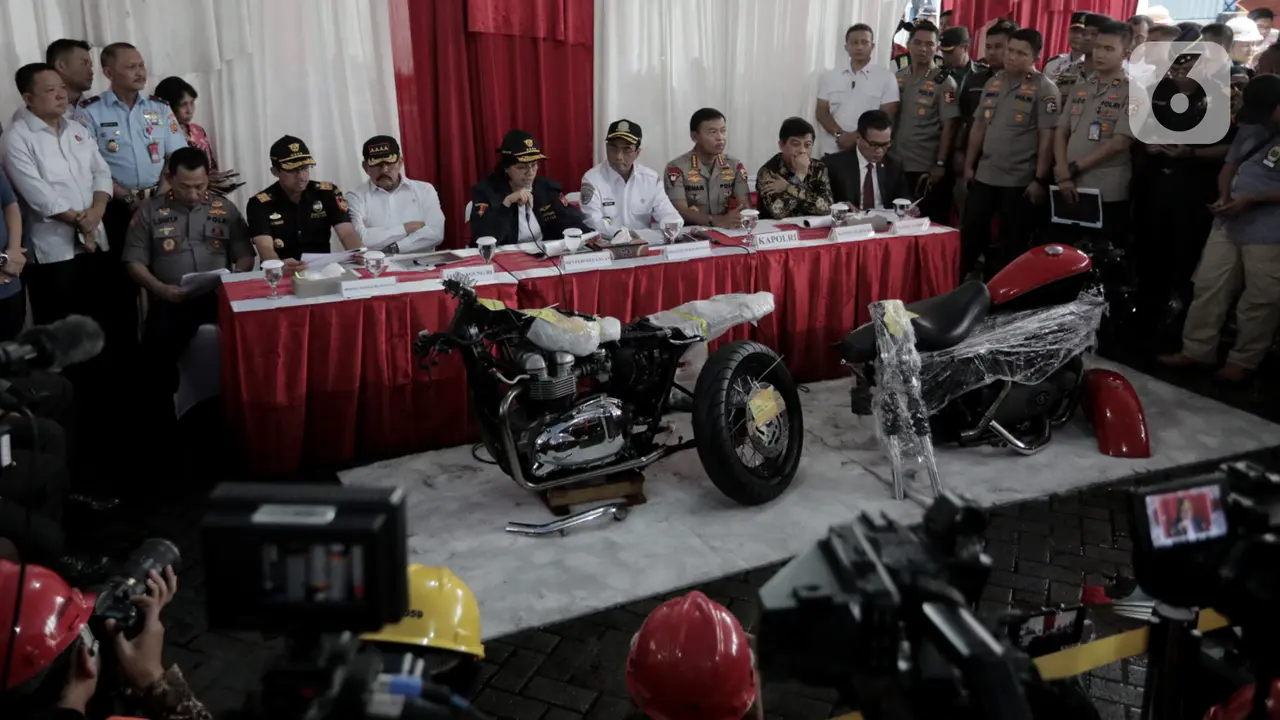 Bea Cukai Bongkar Penyelundupan Mobil dan Motor Mewah