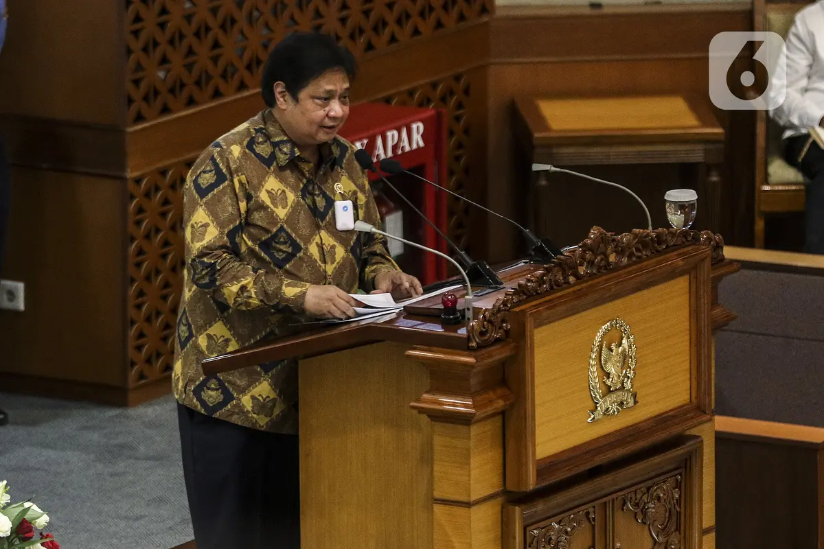 FOTO: Sejumlah Menteri Kabinet Indonesia Maju Hadiri Paripurna Pengesahan UU Ciptaker