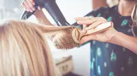 3 Cara agar Rambut Lebih Berkilau