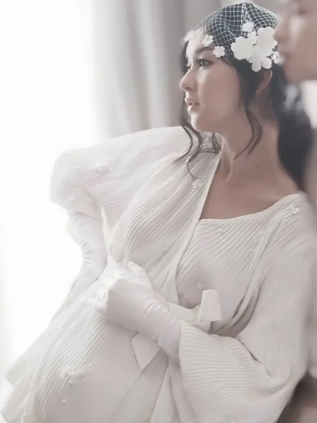 7 Potret Maternity Shoot Kevin Lilliana dan Oskar Mahendra yang Tampil Memesona