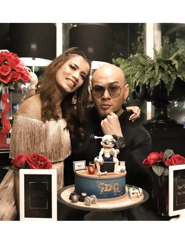 Potret mesra Deddy Corbuzier dan Sabrina Chairunnisa