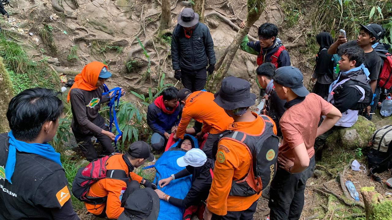 Cerita Tim SAR Evakuasi 31 Pendaki Alami Hipotermia Hingga Asma di Gunung Bawakaraeng