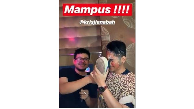 Potret Pesta Lajang Calon Suami Siti Badriah, Ada Momen Unik (sumber:Instagram/@panjikomara)