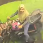 Sedang Hamil, Ibu-Ibu Ini Tetap Berani Atraksi di Tong Setan (instagram.com/wowunix)