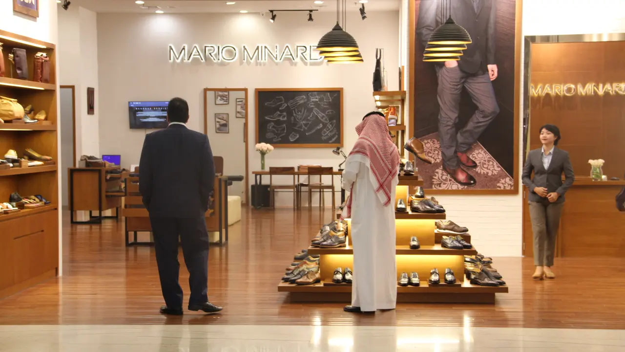 Kunjungan Raja Salman ke Indonesia tidak hanya untuk urusan kenegaraan saja, tetapi juga untuk berbelanja.