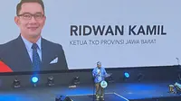 Mantan Gubernur Jawa Barat, Ridwan Kamil saat menghadiri Pengukuhan Tim Kampanye Daerah (TKD) Jawa Barat Prabowo-Gibran di The House Convention Hall, Sabtu (25/11/2023). (Foto: