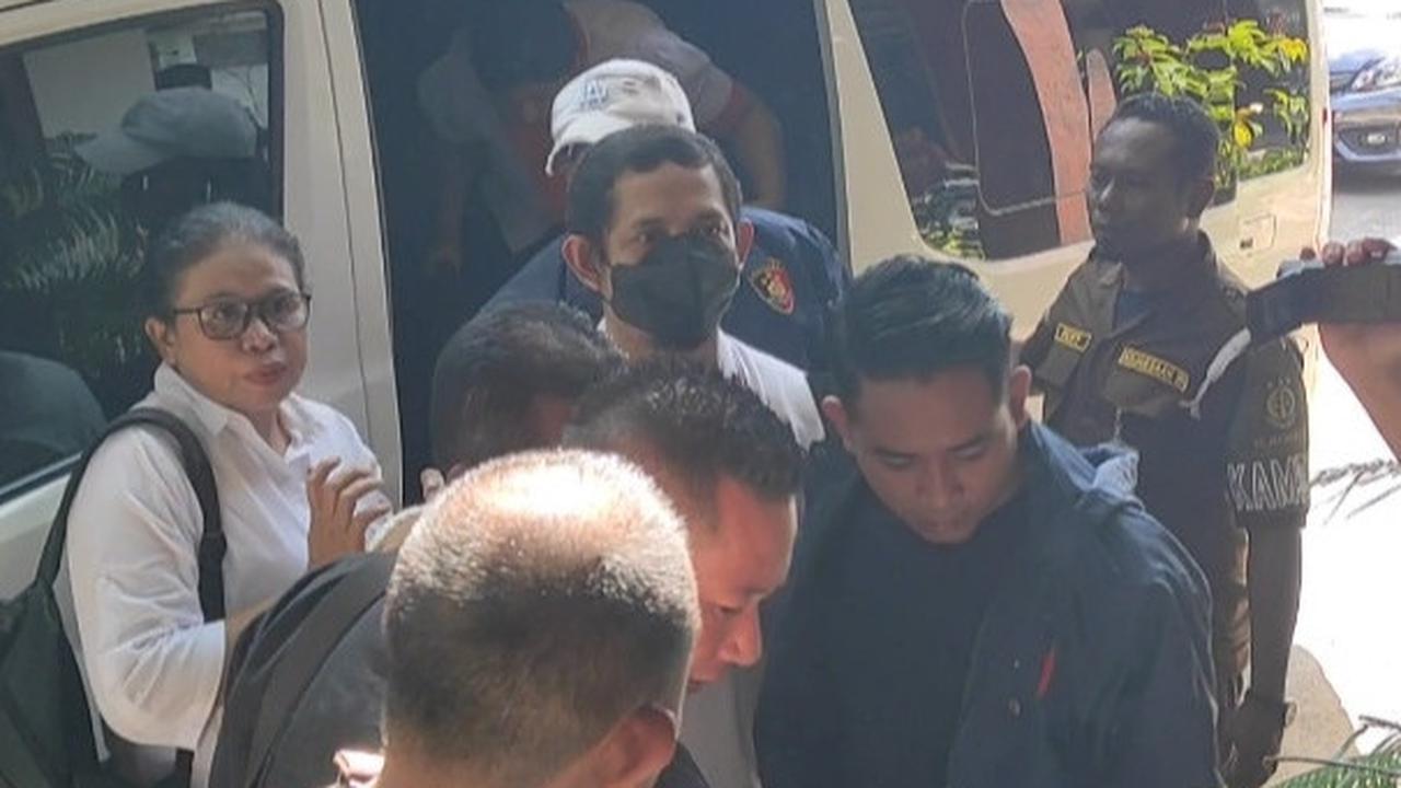 Eks Kapolres Ngada AKBP Fajar Lukman Diserahkan ke Kejaksaan