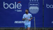 Layvin Kurzawa saat berlatih bareng Persib Bandung. (Erwin Snaz/Bola.com)