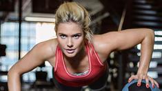 Silje Norendal, adalah atlet snowboard yang berasal dari Norwegia. Selain berperstasi sebagai atlet olahraga salju, dirinya juga merupakan seorang model. (Bola.com/Instagram/SiljeNorendal)