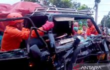 Kantor SAR Banyuwangi Berhasil Evakuasi Korban Kecelakaan Terjepit di Jalur Pantura