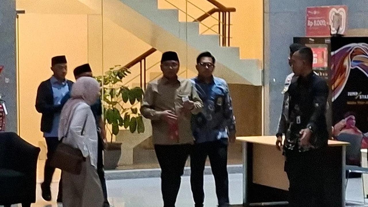 Eks Menag Yaqut Usai Diperiksa KPK
