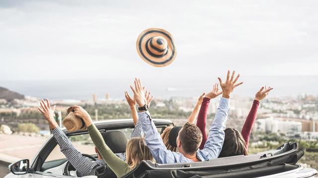 Ilustrasi travelling