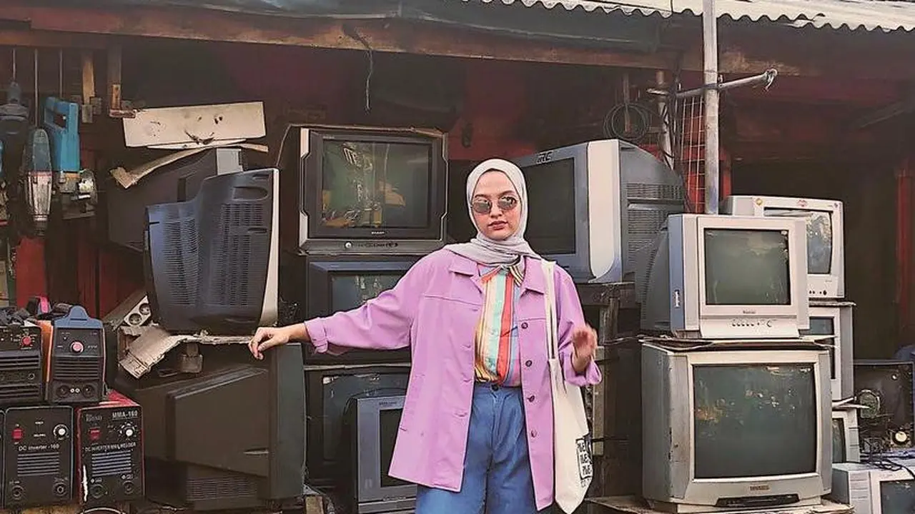 14 Ide Padu Padan Baju Pink dengan Hijab Kekinian ala Seleb, Irish Bella-Ria Ricis