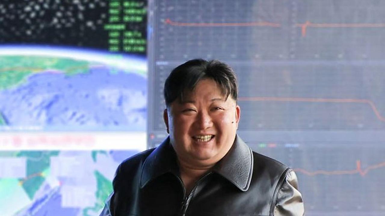 "Hal ini akan memberi Korea Utara kemampuan untuk cepat, akurat dan kuat menyerang sasaran apa pun di sisi musuh di seluruh dunia,” kata Kim.&nbsp;KCNA/AFP<br>