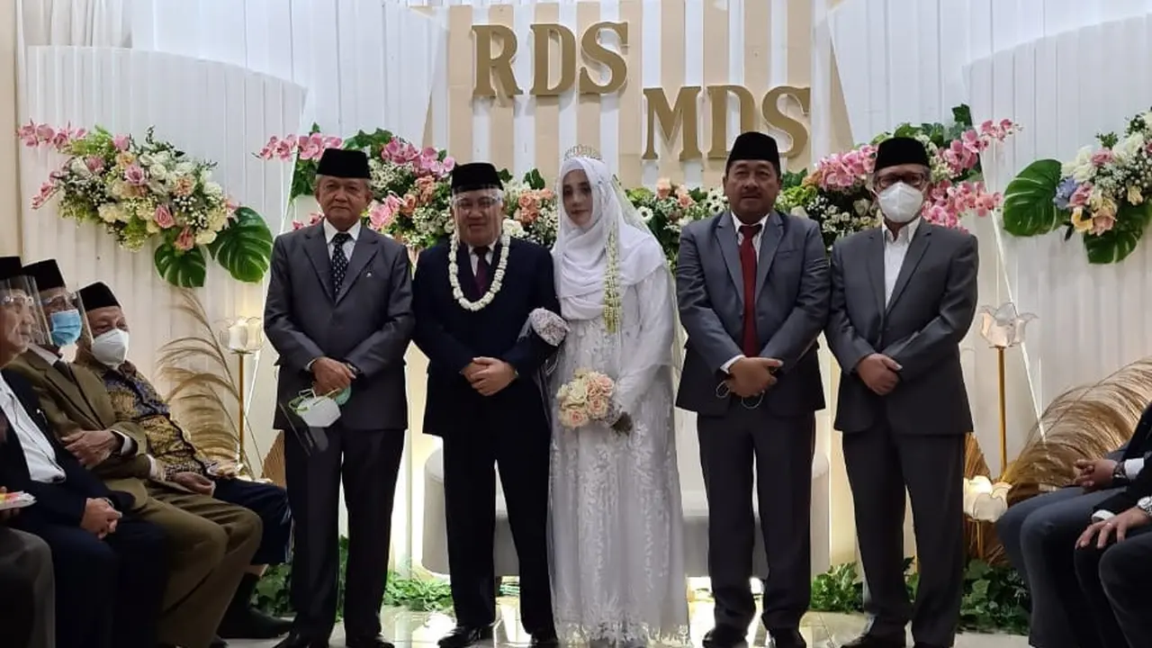 Pernikahan Din Syamsuddin.