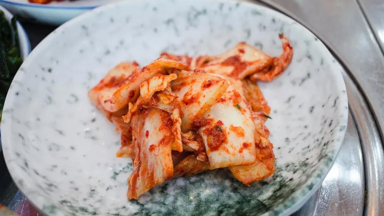 6 Makanan yang Bagus untuk Disantap saat Jerawatan