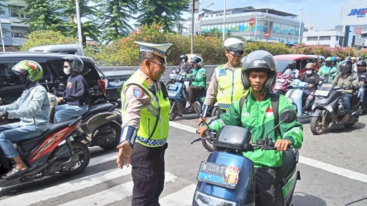 Operasi Zebra Jaya 2025: Pelanggaran Pemotor Tutup Pelat Nomor Dominasi di Jakarta Barat