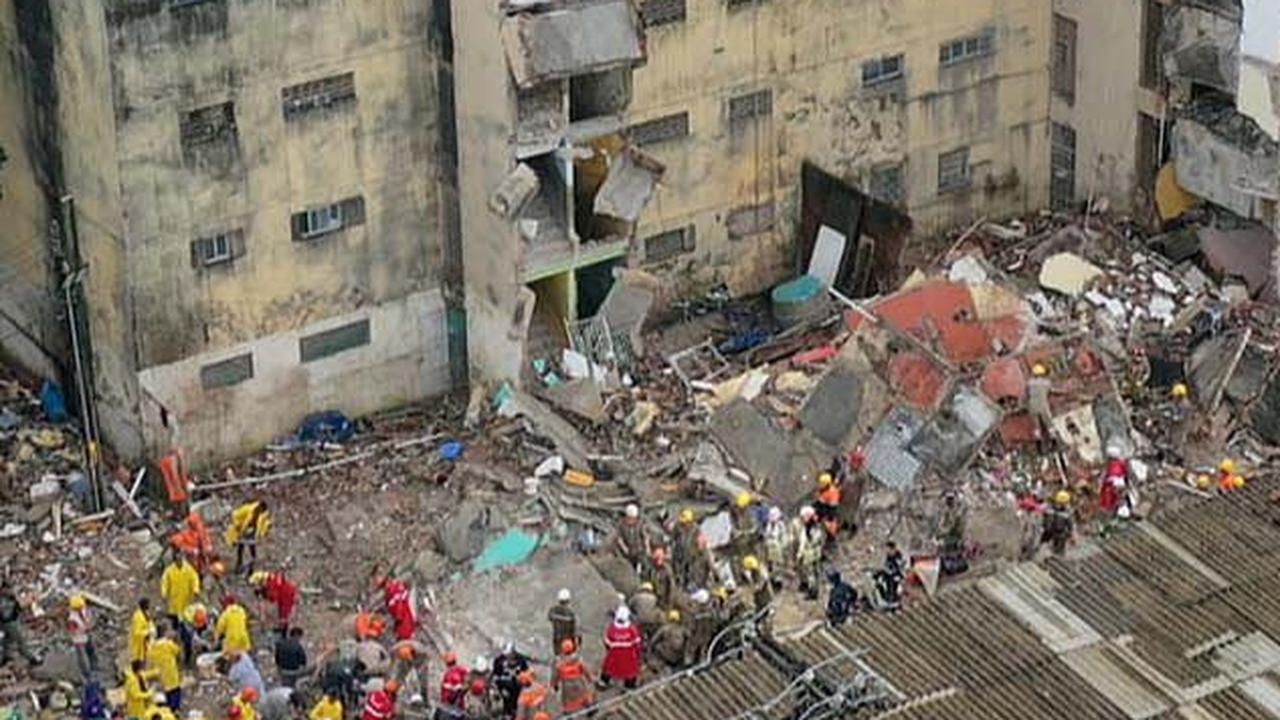 FOTO: Apartemen di Brasil Runtuh Hingga Rata dengan Tanah, 8 Orang Tewas