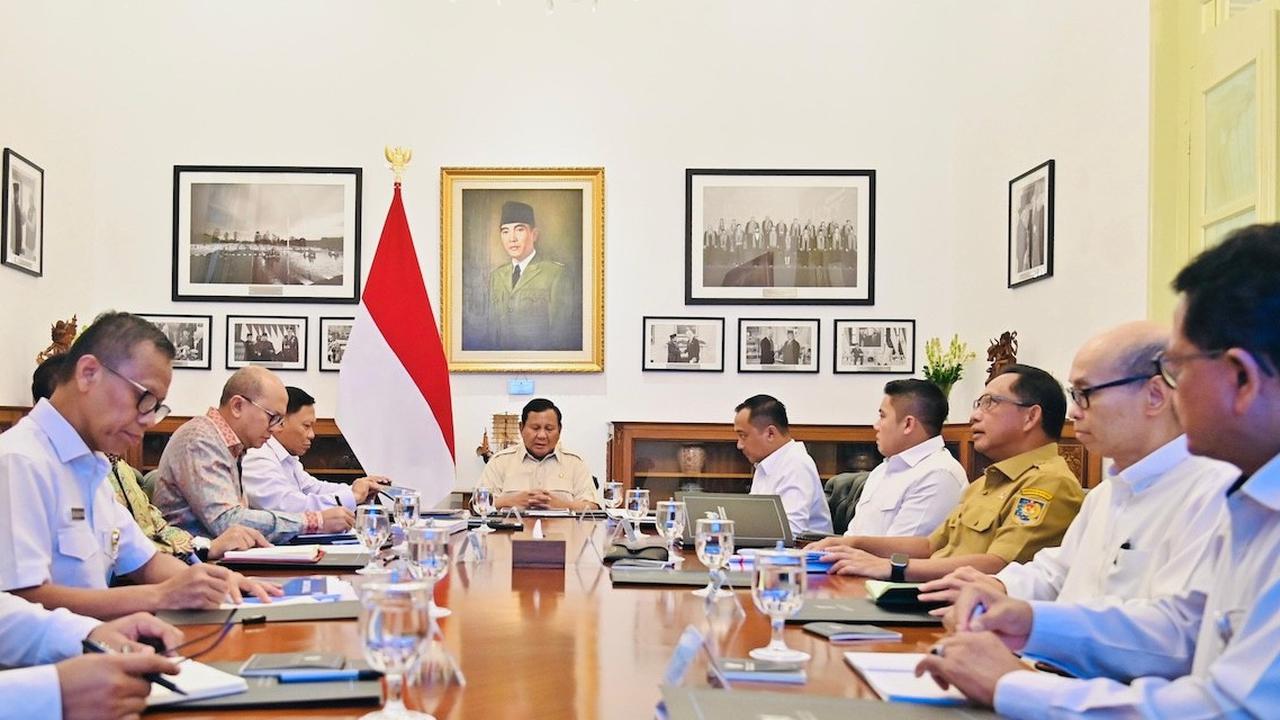 Prabowo Pimpin Rapat Kesiapan Pembentukan Giant Sea Wall di Pulau Jawa
