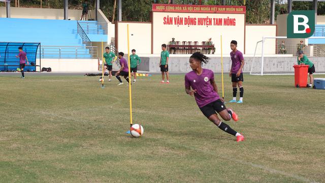 Foto: Dibohongi Vietnam, Timnas Indonesia Masih Latihan di Lapangan yang Buruk Jelang Hadapi Timor Leste di SEA Games 2021