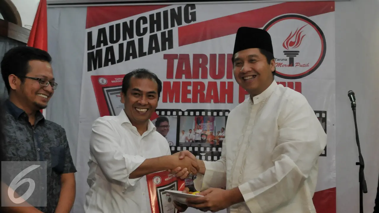 20150710-Majalah-Internal-PDIP-Jakarta-Maruarar-Sirait3