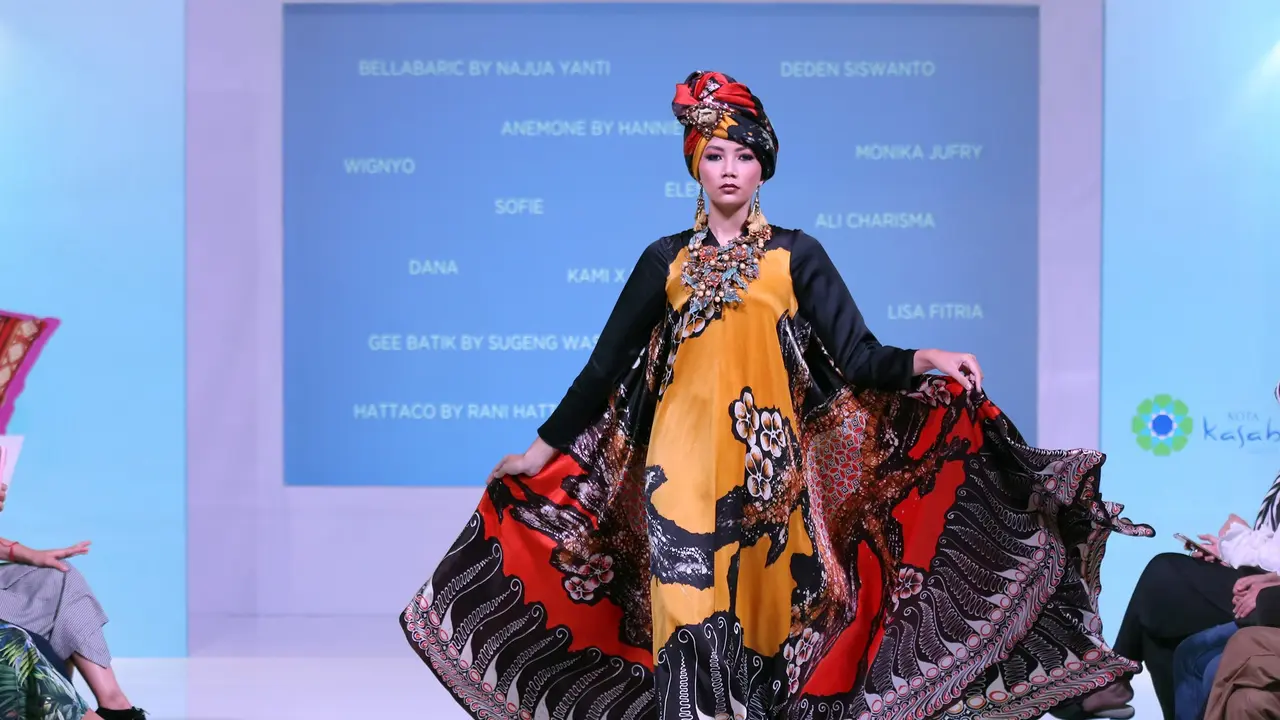 [Bintang] Hiasi FIMELA Fuchsia Market, Lihat Parade Fashion Desainer Modest yang Penuh Motif
