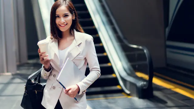 Make Up Favorit Ternyata Bisa Menyempurnakan Mood Jalani Hari, Nggak Percaya?