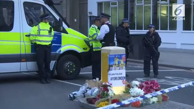 Dua hari pasca-serangan teror di london bridge, polisi terus melakukan patroli.
