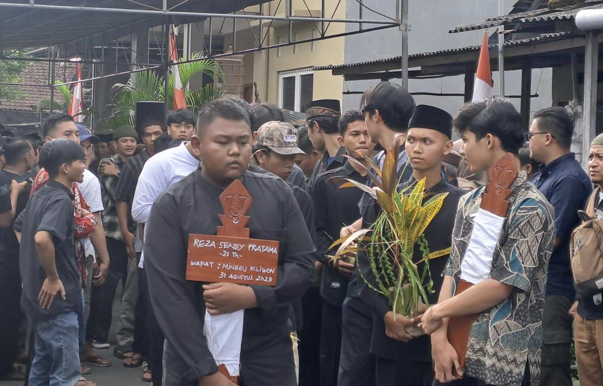 Ayah Mahasiswa Amikom Yogyakarta Meninggal Usai Demo: Tubuh Anak Saya Penuh Memar