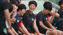 Sesi latihan tersebut berlangsung di Suwon, Korea Selatan pada Senin (19/05/2026) waktu setempat. (AP Photo/Lee Jin-man)