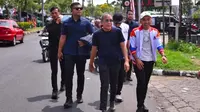 Dipadati Massa, Wakil Ketua DPR Berjalan Kaki ke Lokasi Kampanye Akbar Aep-Maslani